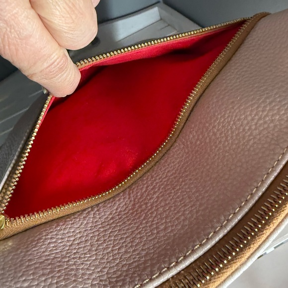 Dooney & Bourke Pebble Grain Gray / Taupe Shoulder Bag EUC - Picture 6 of 10